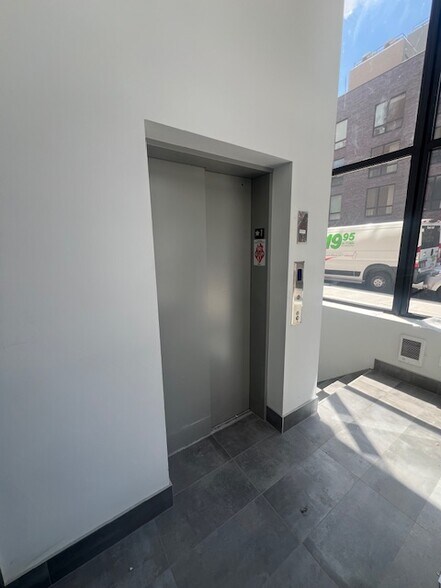 More Photos Of 5-01 47th Rd, Long Island City Apartments For Lease