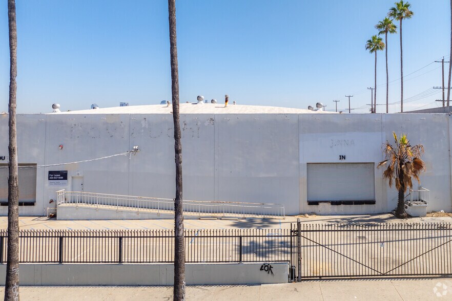 More Photos Of 365 E Jefferson Blvd, Los Angeles Warehouse For Lease