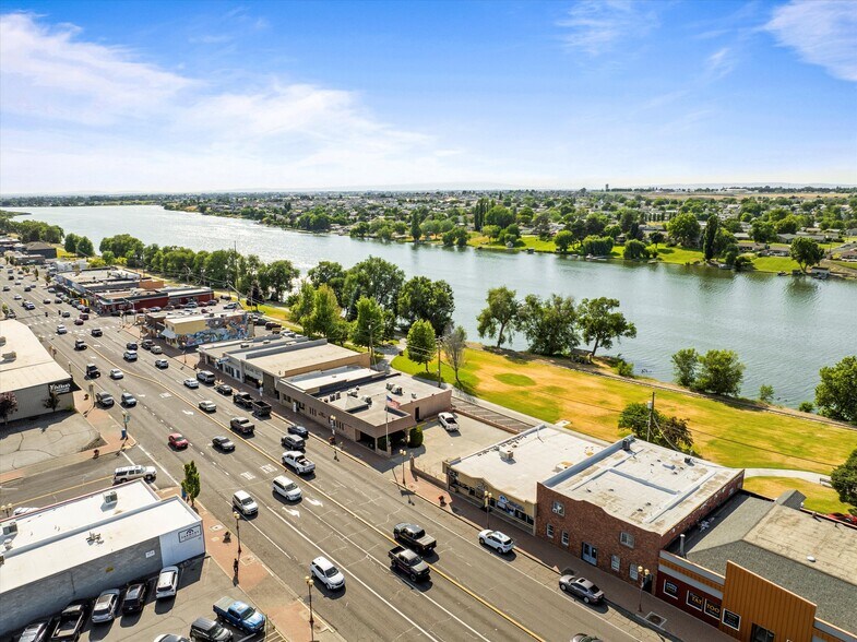 More Photos Of 100 E Broadway Ave, Moses Lake Office For Sale