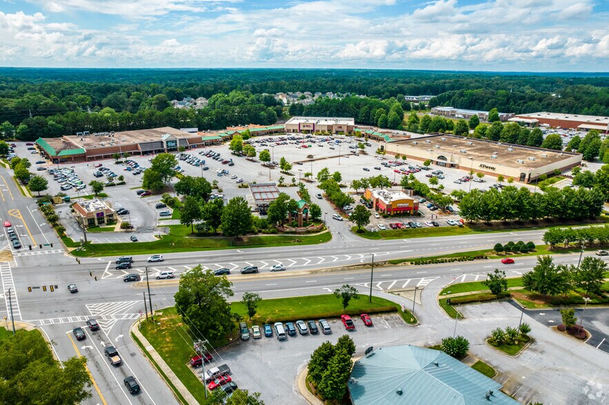 More Photos Of 100-240 Banks Rd, Fayetteville General Retail For Lease