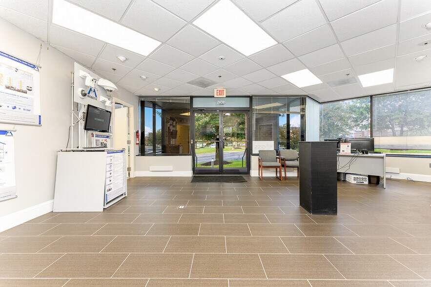 More Photos Of 14325 Willard Rd, Chantilly Office For Lease