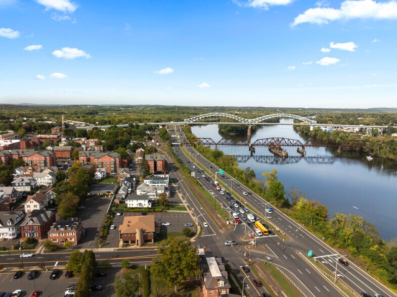 More Photos Of 54 Washington St, Middletown Office For Sale