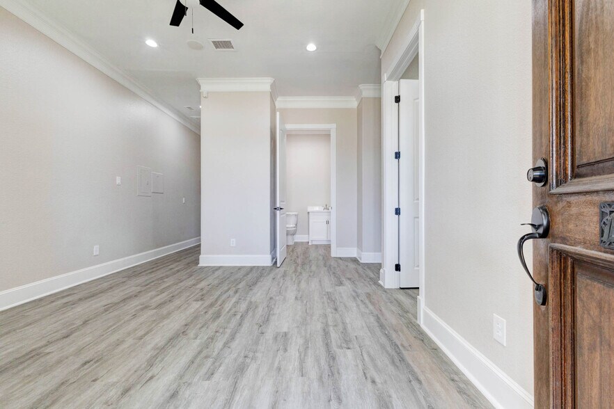 More Photos Of 11601 Spring Cypress Rd, Tomball Medical For Lease