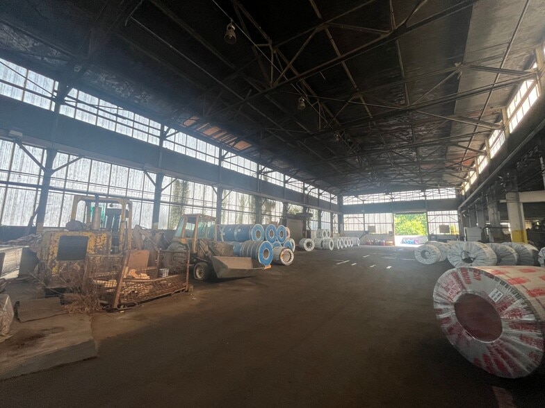 More Photos Of 5 N Wilson Ave, Bristol Industrial For Lease