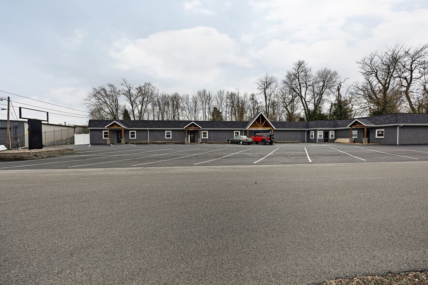 More Photos Of 100 Gray St, Elizabethtown Medical For Sale