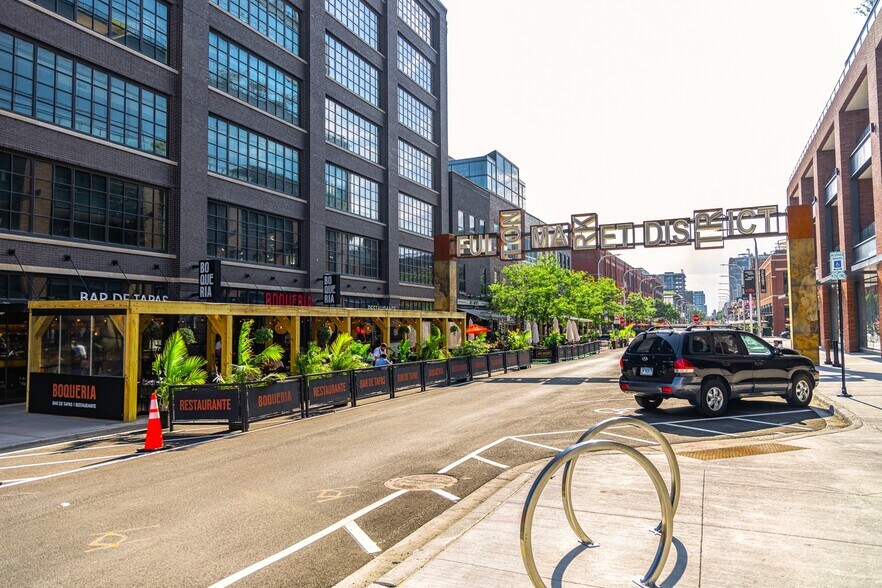 More Photos Of 1123 W Randolph St, Chicago Apartments For Lease