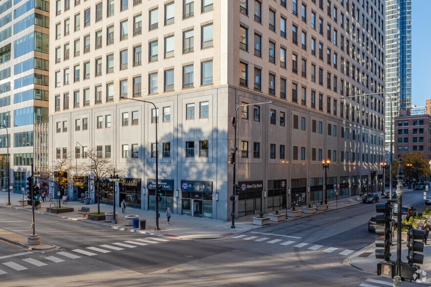 More Photos Of 900-910 S Michigan Ave, Chicago Apartments For Lease