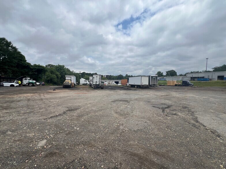 More Photos Of 2103 Winder Hwy, Dacula Industrial For Lease