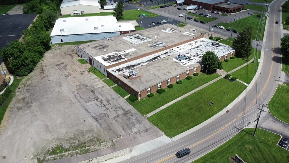 More Photos Of 5570 Creek Rd, Blue Ash Warehouse For Lease