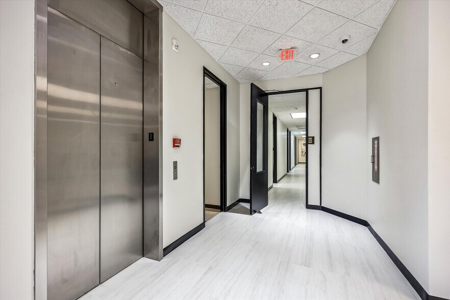 More Photos Of 4625 Lillian St, Houston Office For Lease