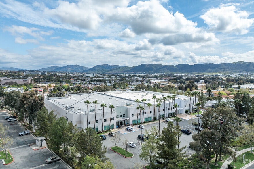 More Photos Of 40940 County Center Dr, Temecula Manufacturing For Lease