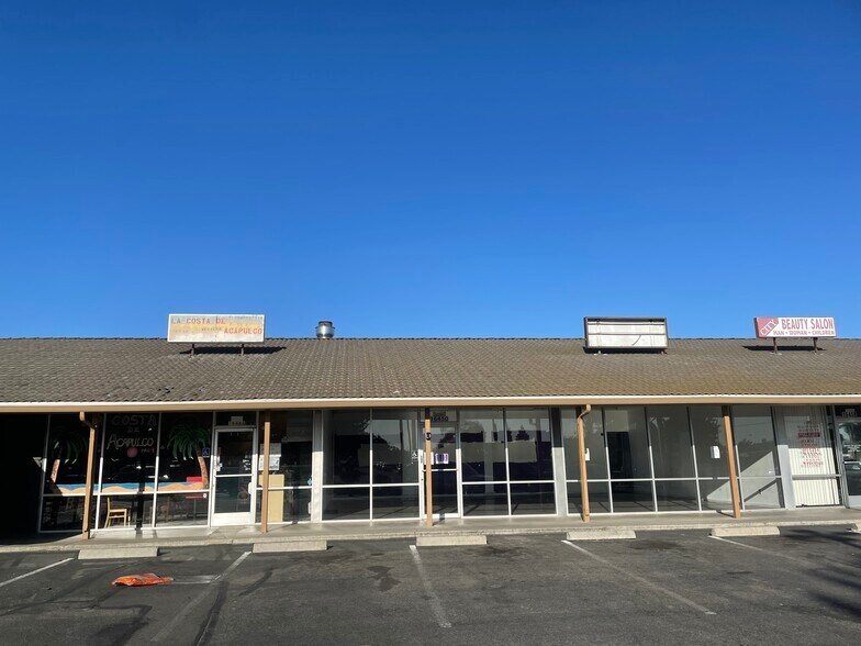 More Photos Of 16438-16460 S Cambridge Dr, Lathrop General Retail For Lease