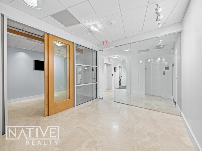 More Photos Of 2801-2809 E Commercial Blvd, Fort Lauderdale Unknown For Lease