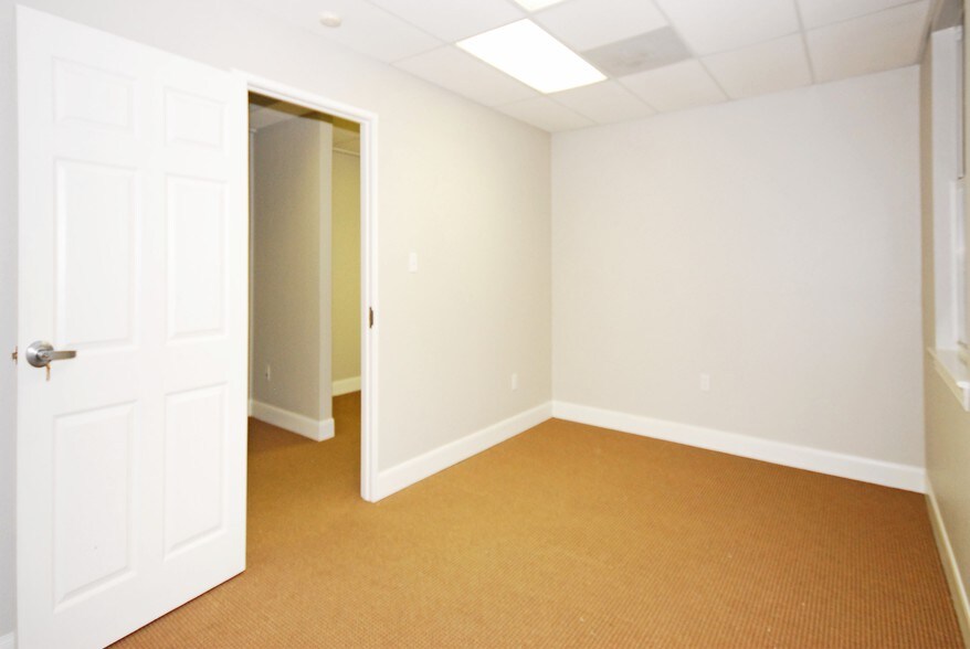 More Photos Of 315 S Jupiter Rd, Allen Office For Lease