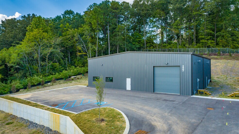 Primary Photo Of 3907 Caine Ln, Chattanooga Warehouse For Sale