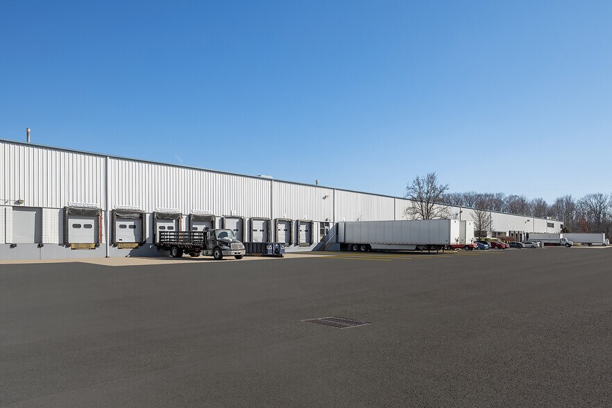 More Photos Of 2 Advantage Ct, Bordentown Distribution For Lease