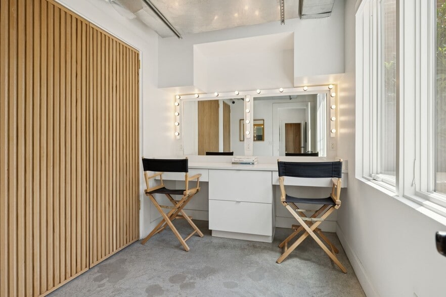 More Photos Of 2517 White Ave, Nashville Office Residential For Sale