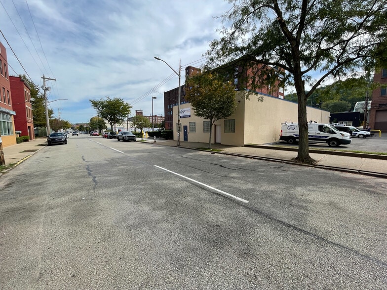 More Photos Of 2826 Penn Ave, Pittsburgh Office For Sale