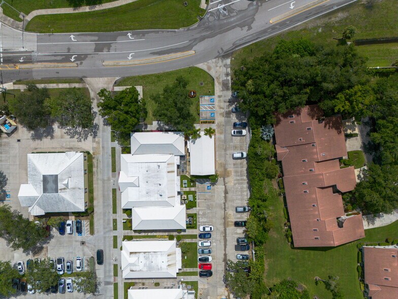 More Photos Of 3900 Clark Rd, Sarasota Medical For Sale