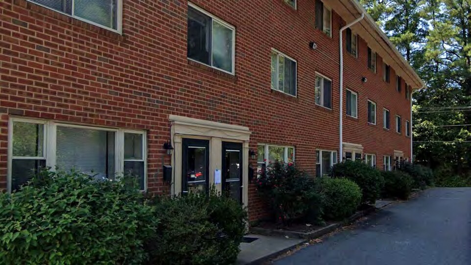 More Photos Of 2006 Stadium Rd, Charlottesville Apartments For Sale