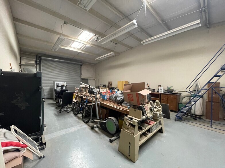 More Photos Of 712 W California Ave, Ridgecrest Warehouse For Sale