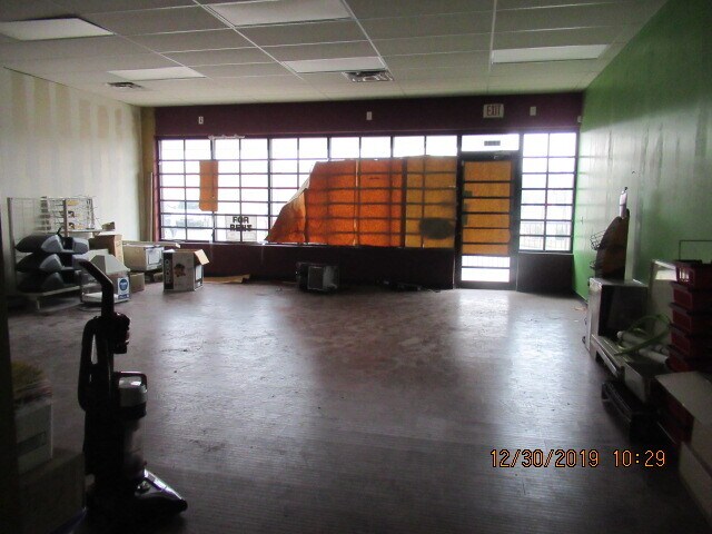 More Photos Of 954 State Ave, Kansas City Service Station For Lease