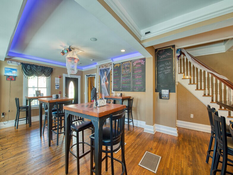 More Photos Of 553 W Main St, Sylva Restaurant For Lease