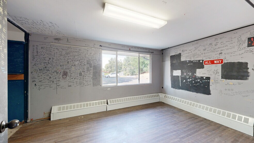 More Photos Of 700 NE California St, Pullman Apartments For Sale