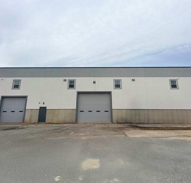 More Photos Of 800 Race Rd, Essex Warehouse For Lease
