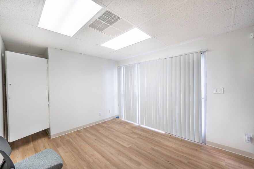 More Photos Of 5995-5997 Brockton Ave, Riverside Medical For Sale