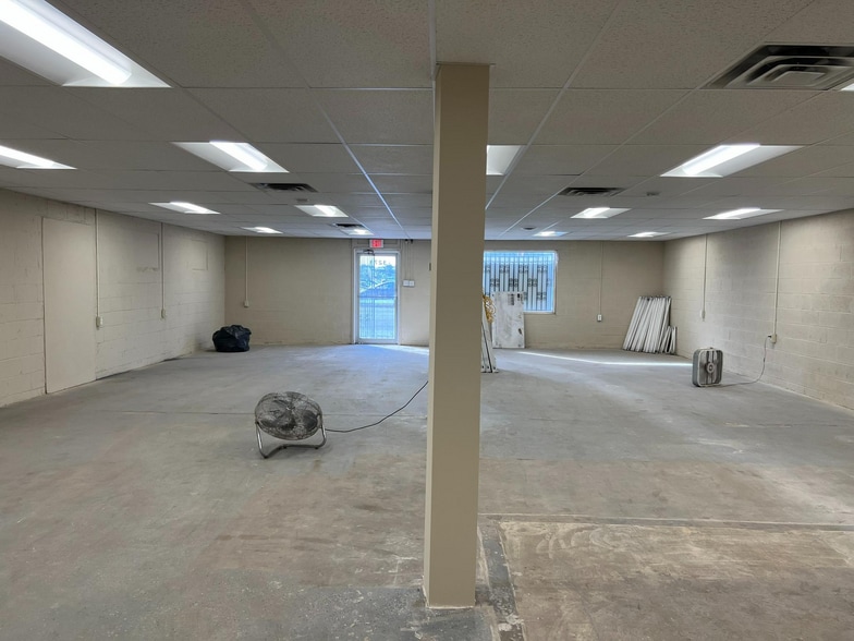 More Photos Of 3271-3273 Old Washington Rd, Waldorf Flex For Lease