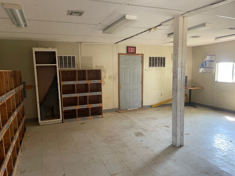 More Photos Of 268 Mill Ave, Hampshire Flex For Lease