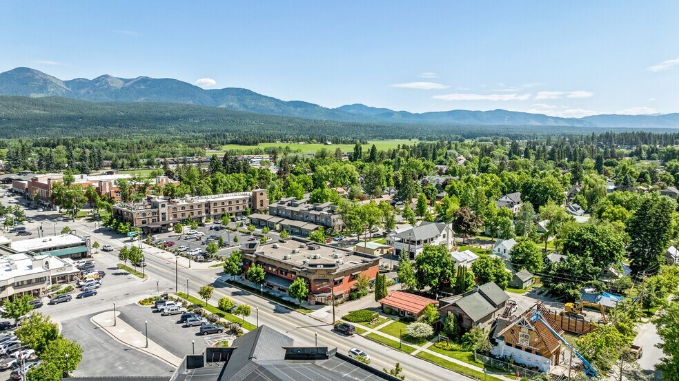 More Photos Of 327 Spokane Ave, Whitefish Flex For Sale