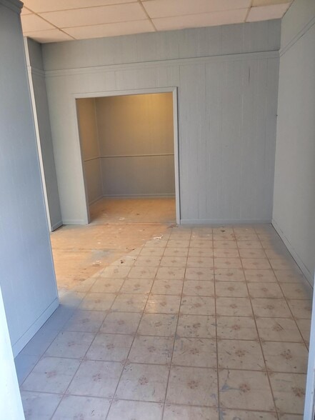 More Photos Of 270 South St, Woodruff Religious Facility For Lease