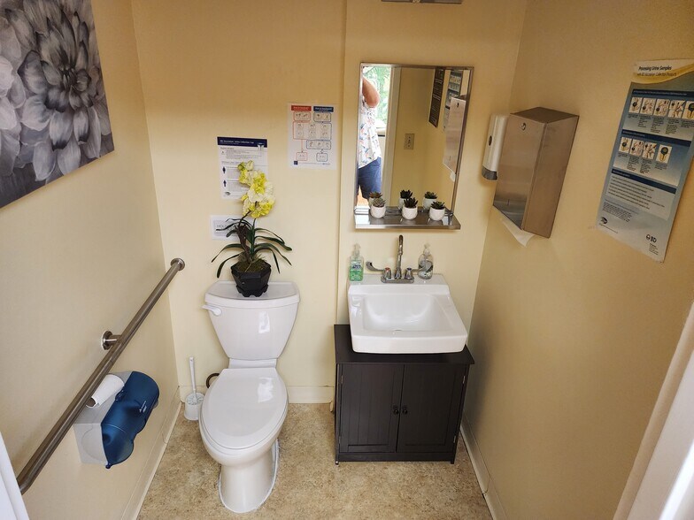 More Photos Of 1700 SE Hillmoor Dr, Port Saint Lucie Medical For Sale