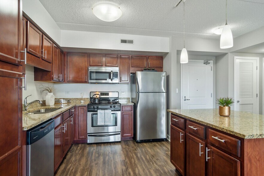 More Photos Of 1255 Town Center Rd, Vernon Hills Apartments For Lease