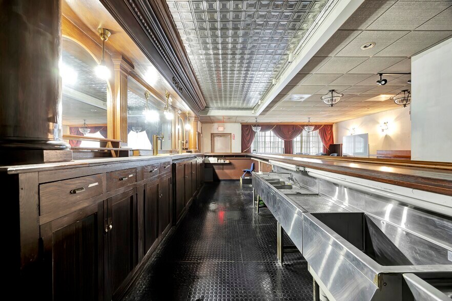 More Photos Of 5060-5062 Pleasant Ave, Fairfield Flex For Sale