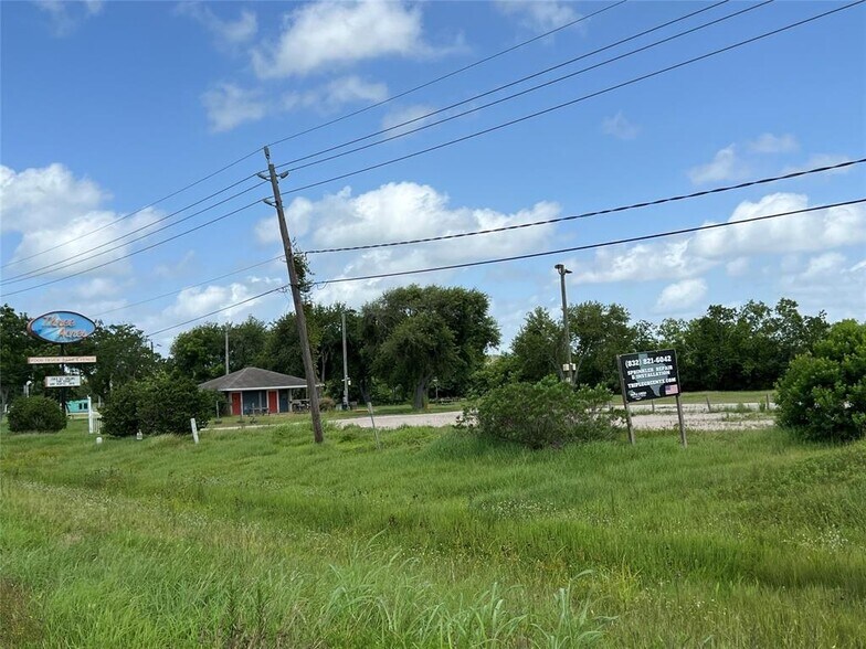 More Photos Of 3420 Avenue D, Santa Fe Land For Lease