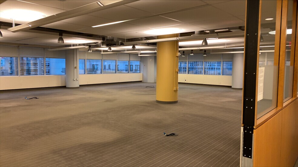 More Photos Of 805 Third Ave, New York Office For Lease