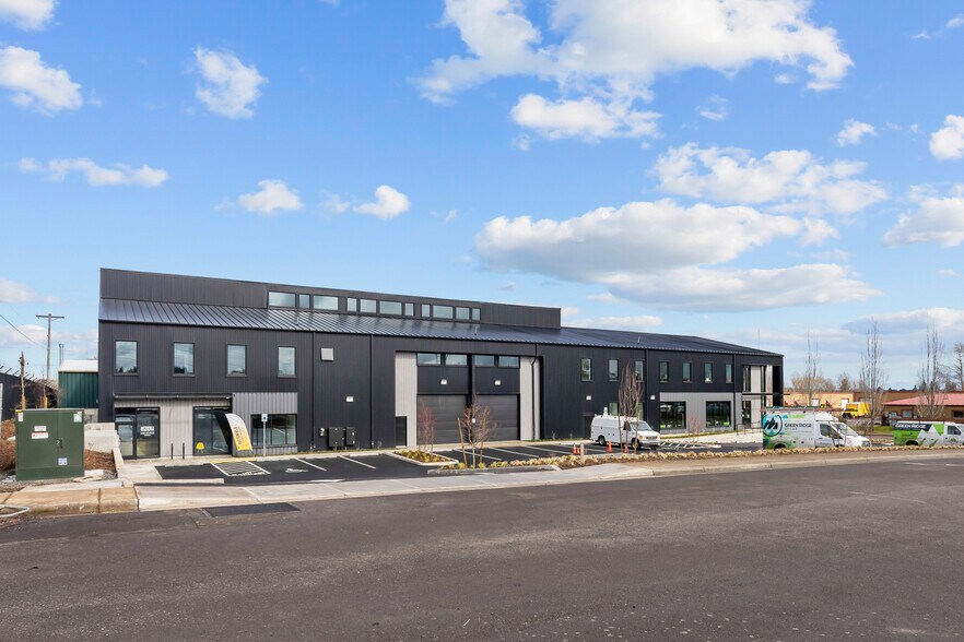 More Photos Of 15205 SW Arrow St, Sherwood Manufacturing For Sale