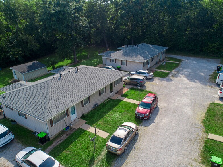 More Photos Of 204 N Walnut St, La Monte Multifamily For Sale