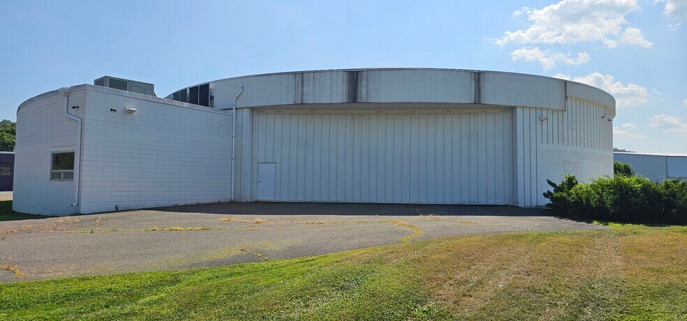More Photos Of 45B Miry Brook Rd, Danbury Manufacturing For Sale
