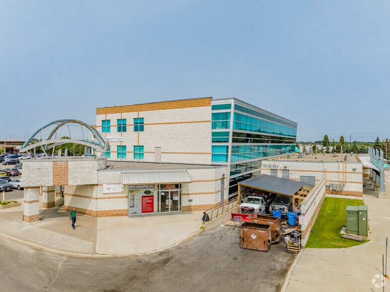 More Photos Of 10 Gillingham Dr, Brampton Office For Lease