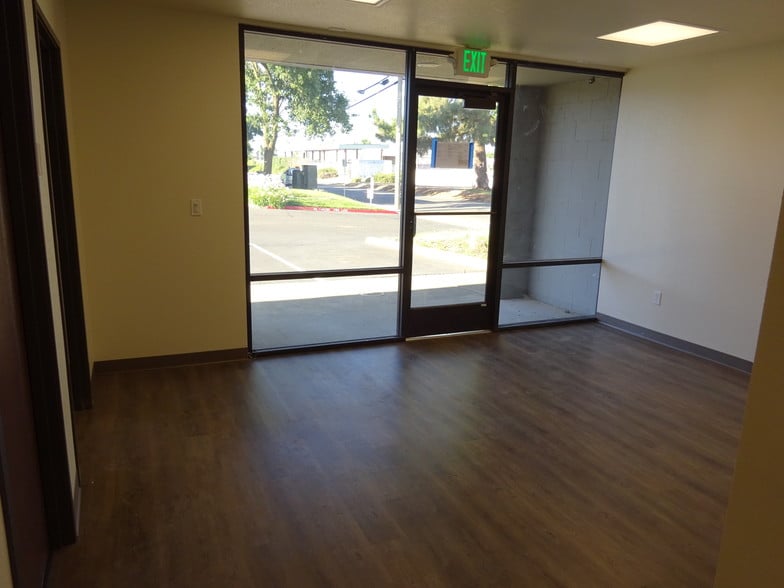 More Photos Of 3167 Fitzgerald Rd, Rancho Cordova Warehouse For Lease
