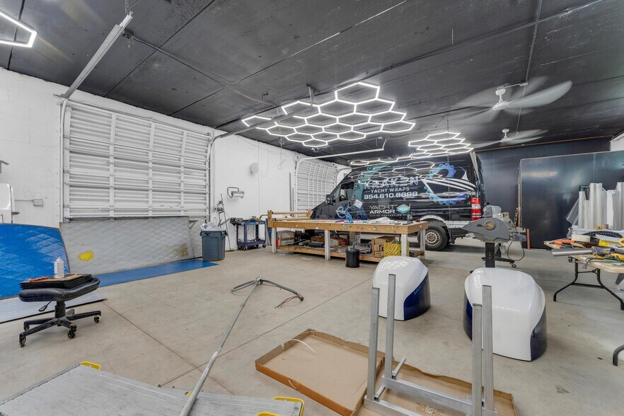 More Photos Of 4611 SW 44th Ave, Dania Warehouse For Lease
