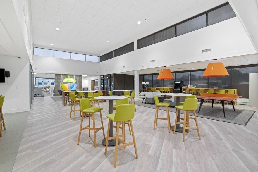 More Photos Of 201 Outerbelt St, Columbus Office For Sale