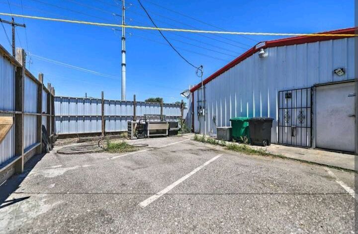 More Photos Of 6555 Navigation Blvd, Houston Warehouse For Lease