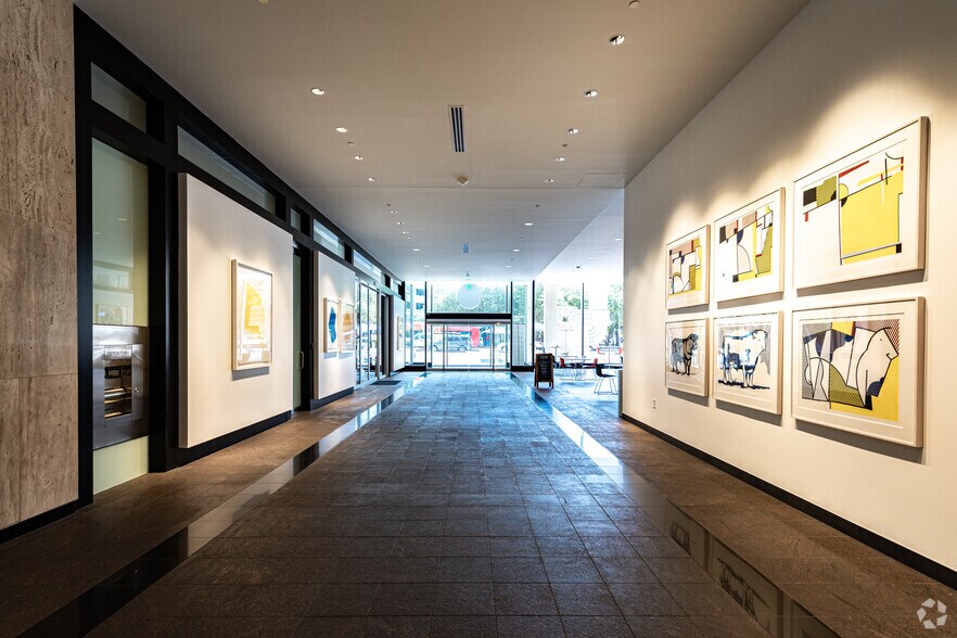 More Photos Of 500 W 7th St, Fort Worth Office For Sale