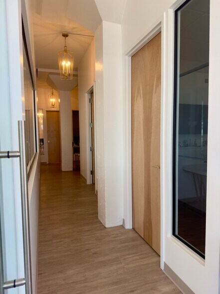 More Photos Of 12 E Walnut St, Asheville Storefront Retail Office For Lease