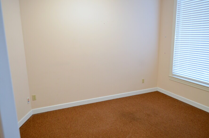 More Photos Of 348 New Byhalia Rd, Collierville Medical For Lease